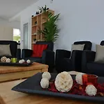 Moderne In Kuestelberg فيلة ميدهباخ