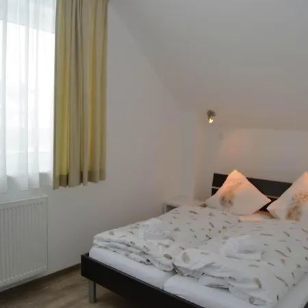 Moderne In Kuestelberg Villa